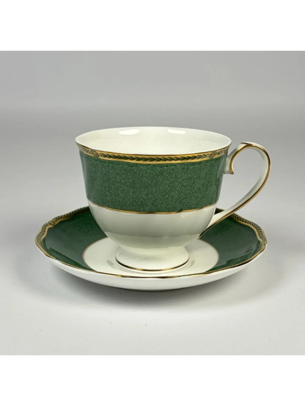 1991 Wedgwood Crown Emerald Bone China Tea Cup & Saucer Made in England